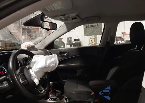 2019 Jeep Compass Sport 4X4 z USA, uszkodzony, nr VIN 3C4NJDABXKT599649